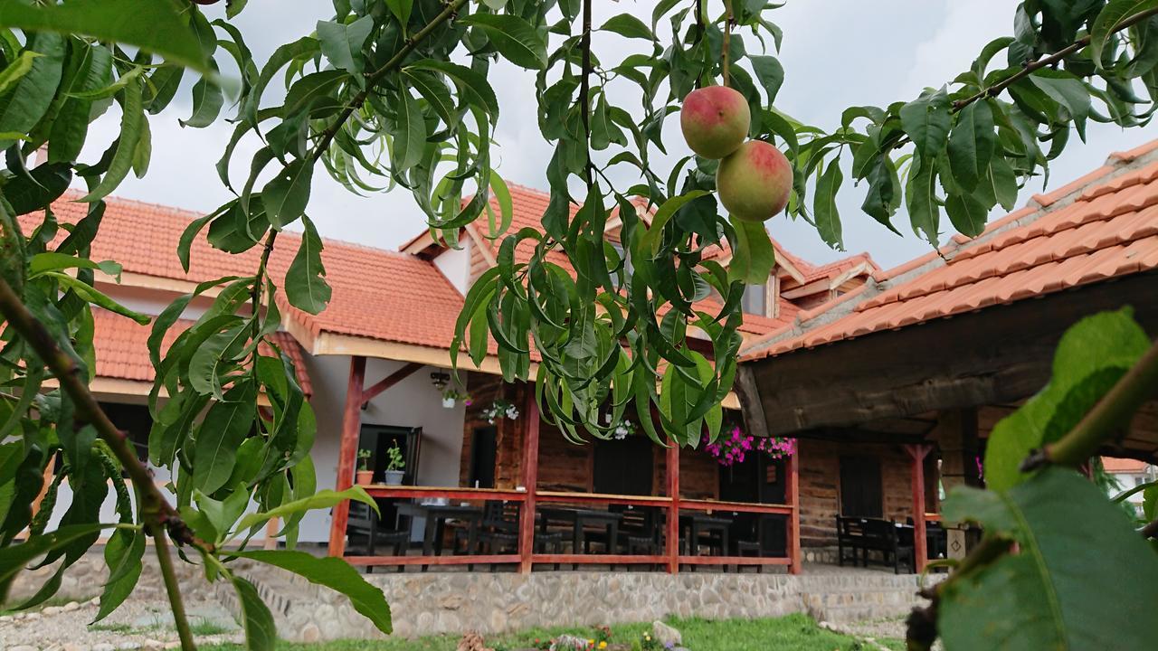Satul Traditional Рунку Екстер'єр фото